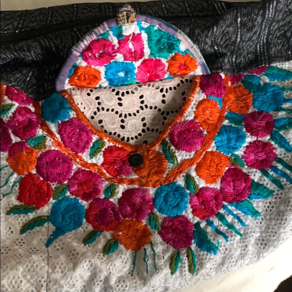 Embroidered bag - Picture 7 of 7